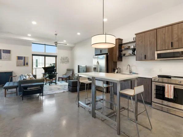 2124 E 6th St Unit 212, Austin, TX 78702