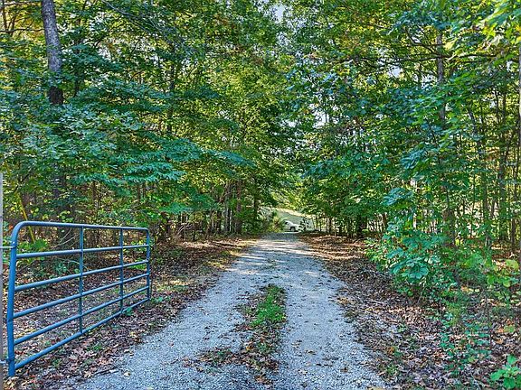 3rd image of 648 Stony Point Rd