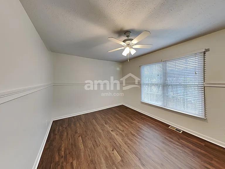 468 Springfield Dr — Photo 18