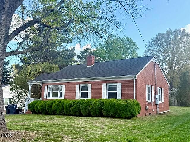 1st image of 204 Forest Rd