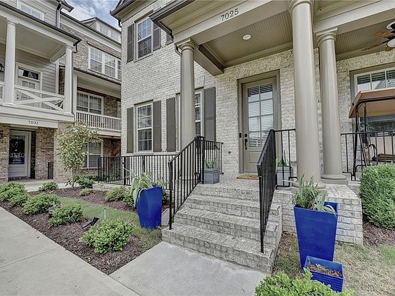 3rd image of 7025 Richwood Cir
