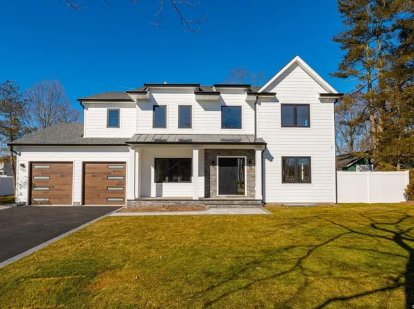 71 E Madison Street, East Islip, NY 11730