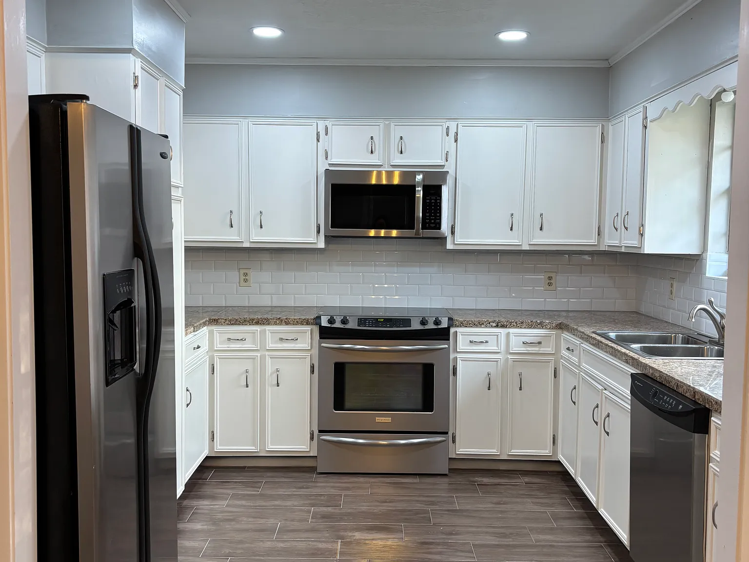 3 bed, 1804 sqft, $1,995 — Photo 2