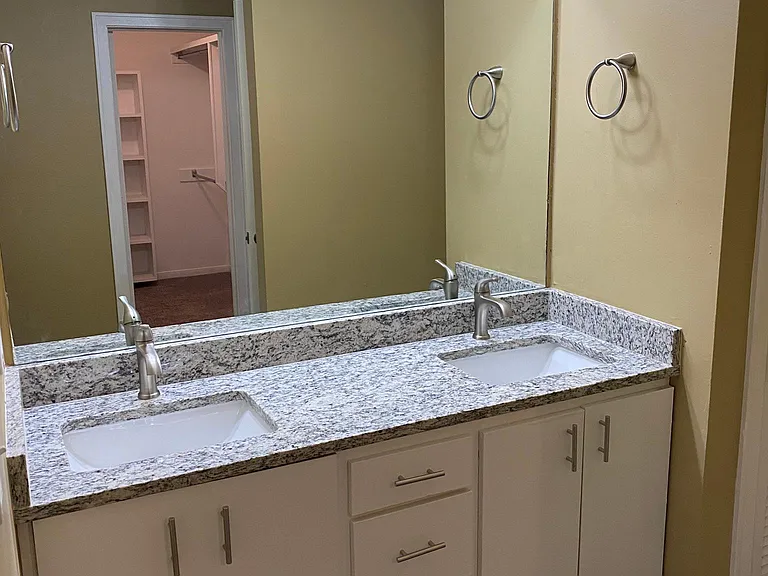 759 W 13th St #7 — Photo 11