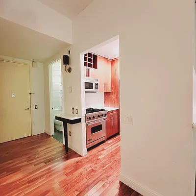 Rented by New York Residence | media 17