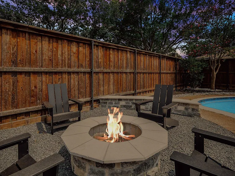 800 High Meadow Dr — Photo 2