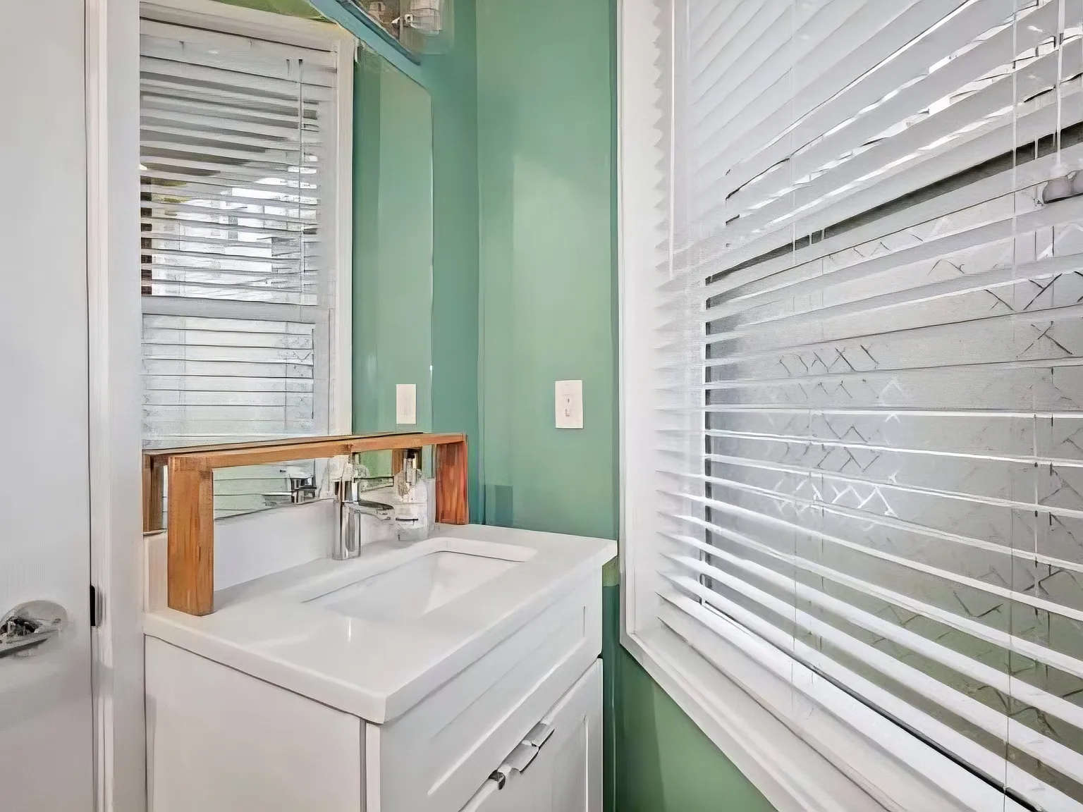 2 bed, 888 sqft, $1,900 — Photo 4