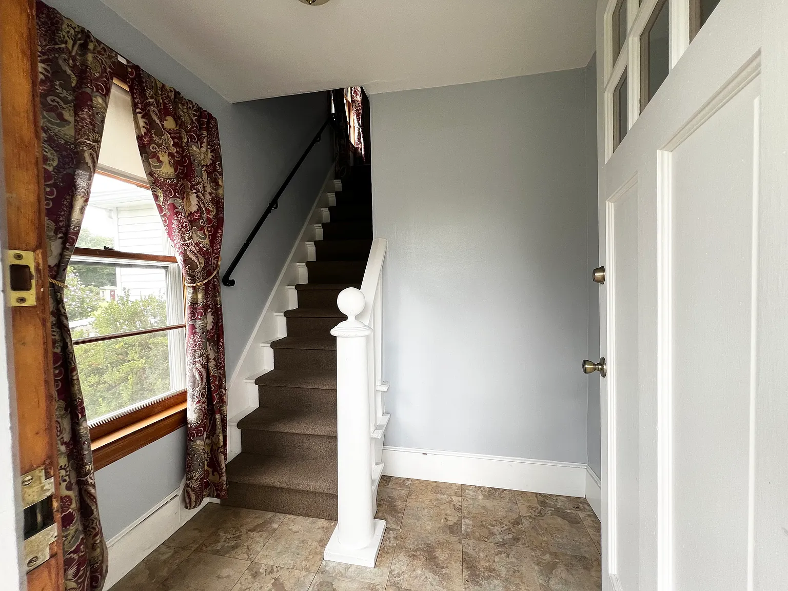2 bed, 800 sqft, $2,000 — Photo 1