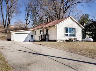125 Main St, Genoa, WI 54632