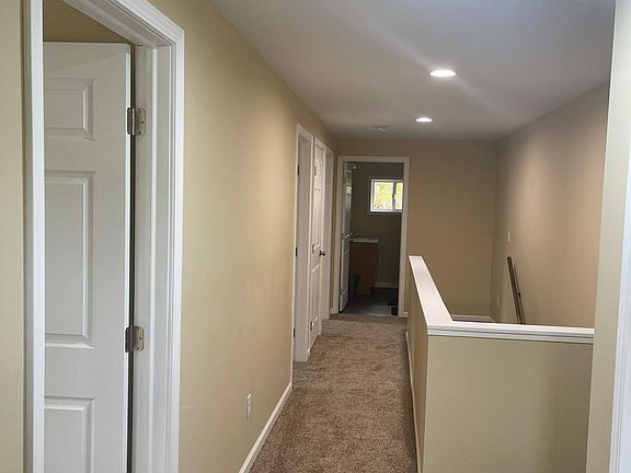 2nd image of 10 Hoyt Ave