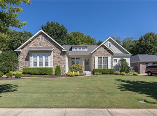3238 N Doyne Hamm Dr, Fayetteville, AR 72703