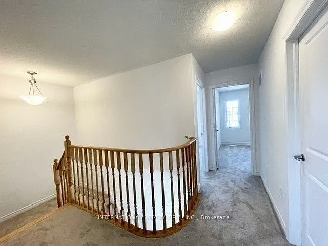 240 Ridley Cres — Photo 12