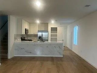 4 bed, 2.5 bath, $2,200 — Photo 3