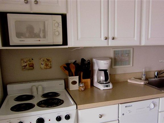 5th image of 2570 Gary Cir APT 3