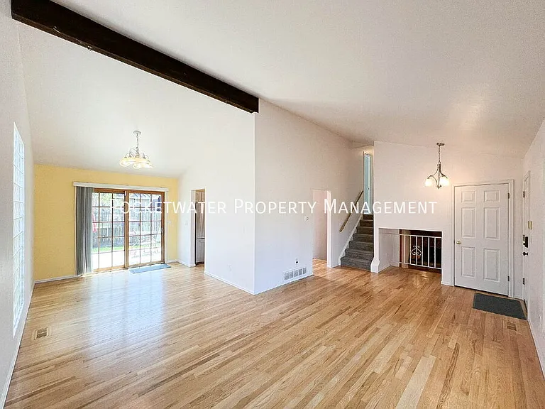 5452 Blackhawk Rd — Photo 6