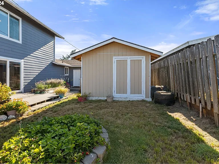 1694 Lincoln St — Photo 27