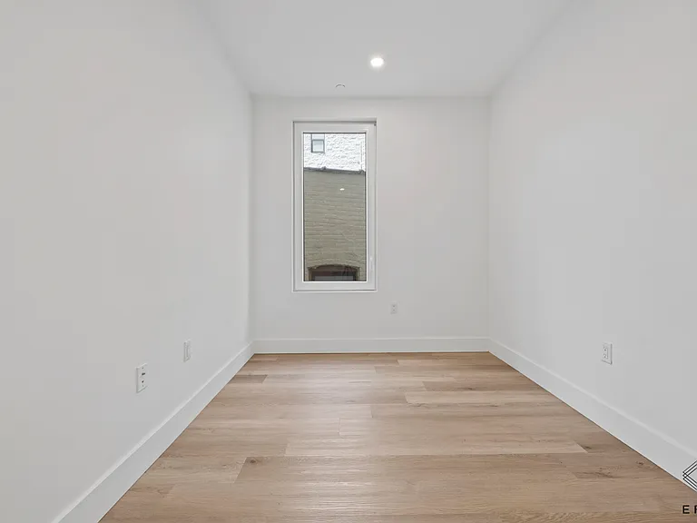 2045 Ocean Ave #505 — Photo 16