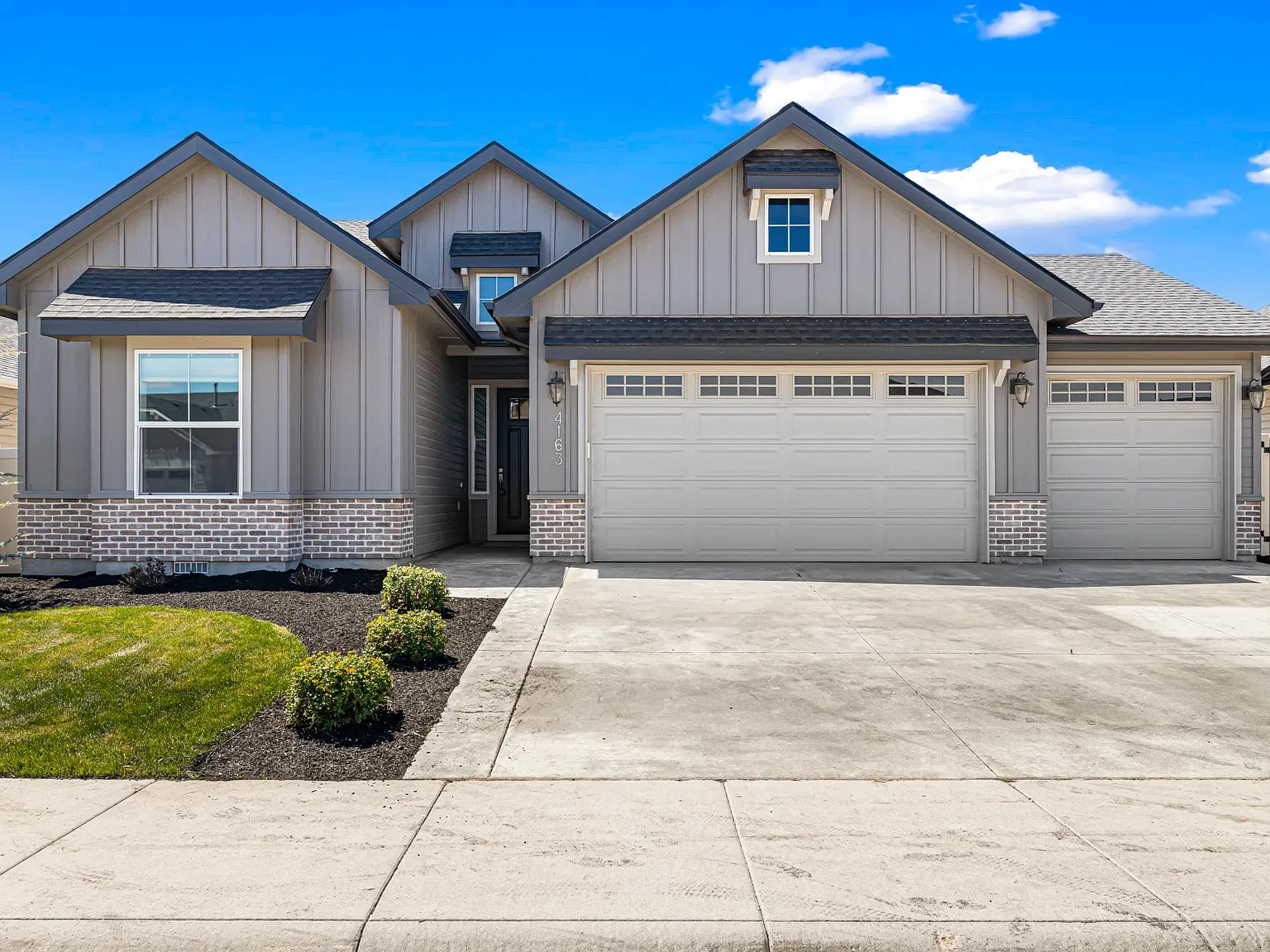 3 bed, 2107 sqft, $2,750 — Photo 1