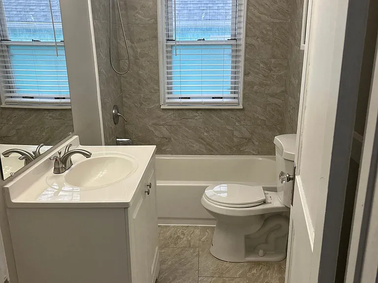 22624 Maxine St — Photo 5