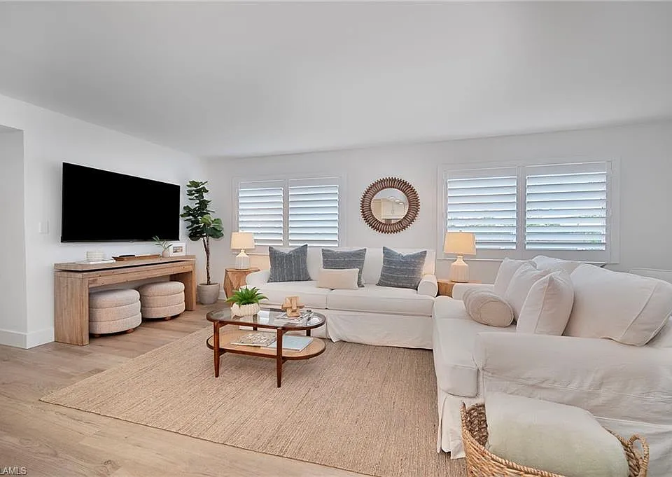 1950 Gulf Shore Blvd N #101