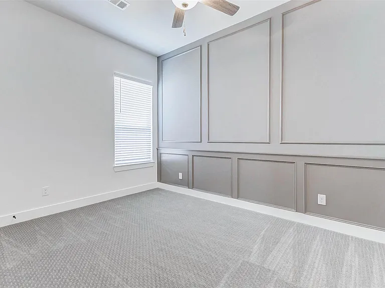 1322 Village Fls — Photo 19