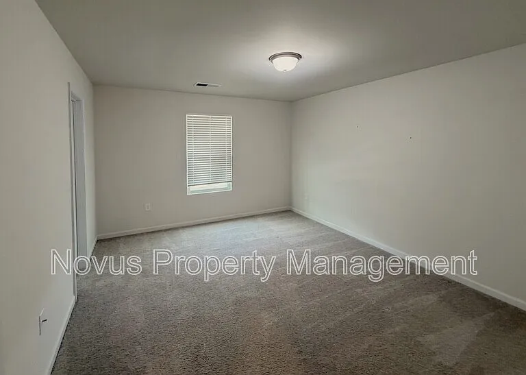 506 Amelia Ct — Photo 12