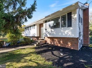 7512 S Main St, Coopersburg, PA 18036