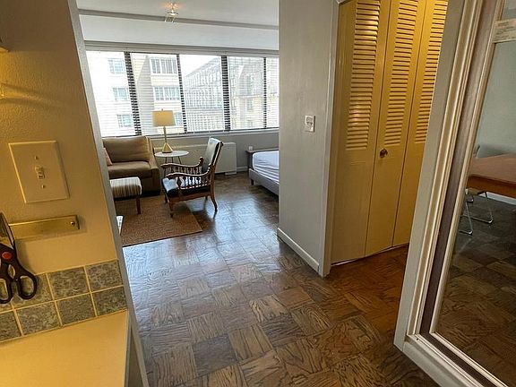 2nd image of 522 21st St NW APT 807