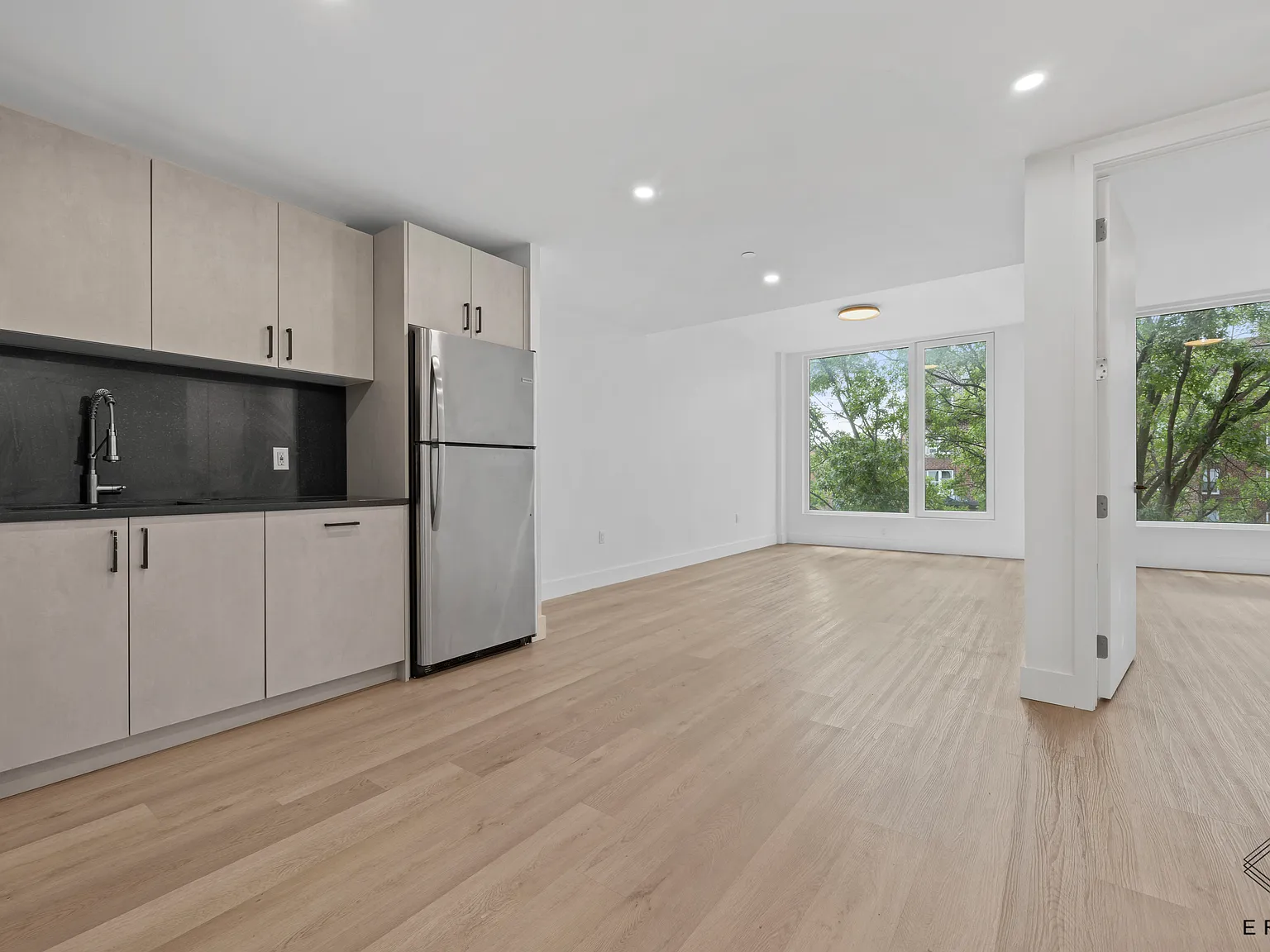 2045 Ocean Avenue — Photo 4