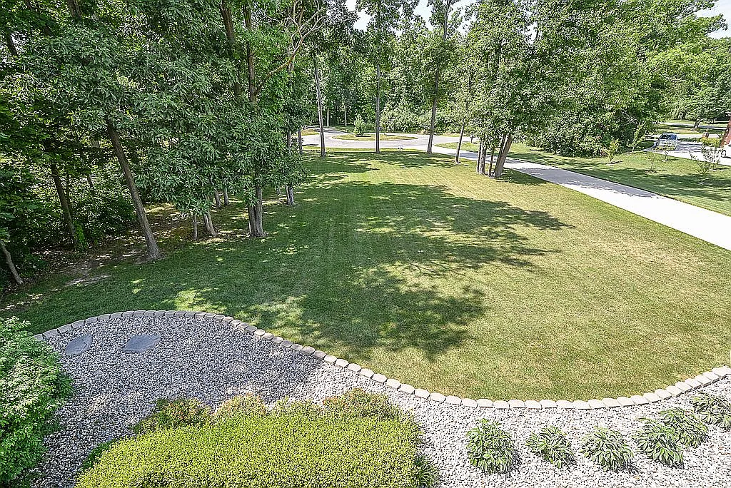 285 Brittany Ln photo 1