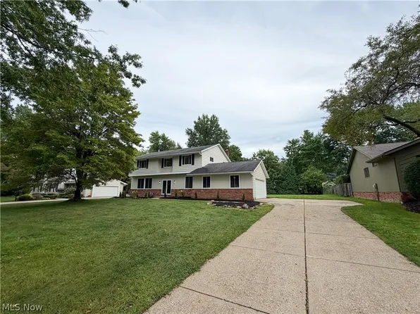 6778 Wildwood Trl, Mayfield Village, OH 44143
