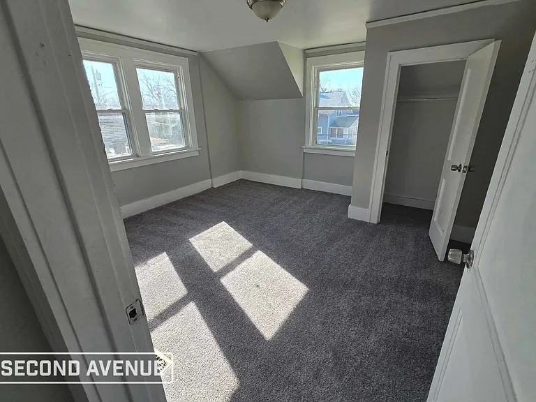 730 Wellington St SE — Photo 8