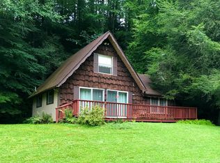 608 Creekside Dr, Dugspur, VA 24325