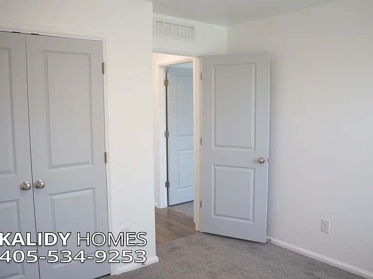 10601 NW 20th St — Photo 9