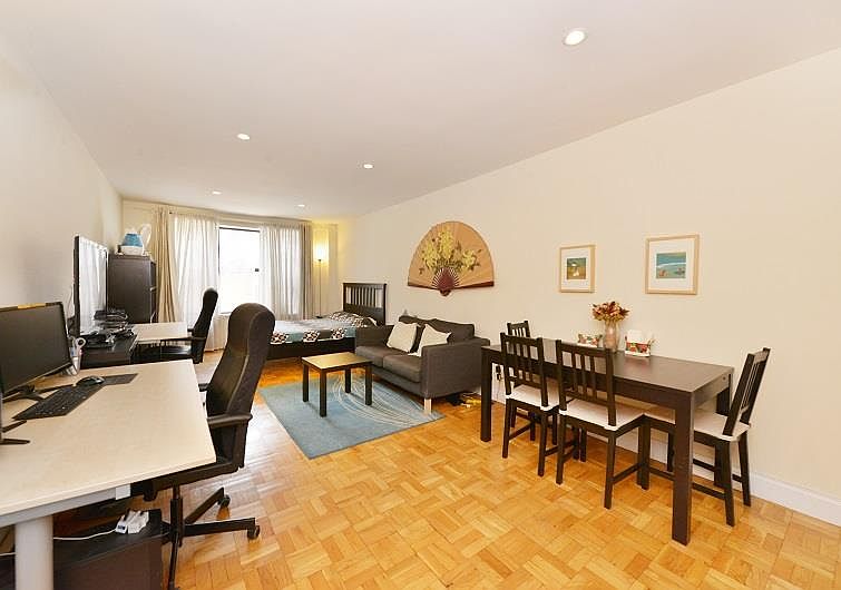 1st image of 200 E 28th St APT 2A