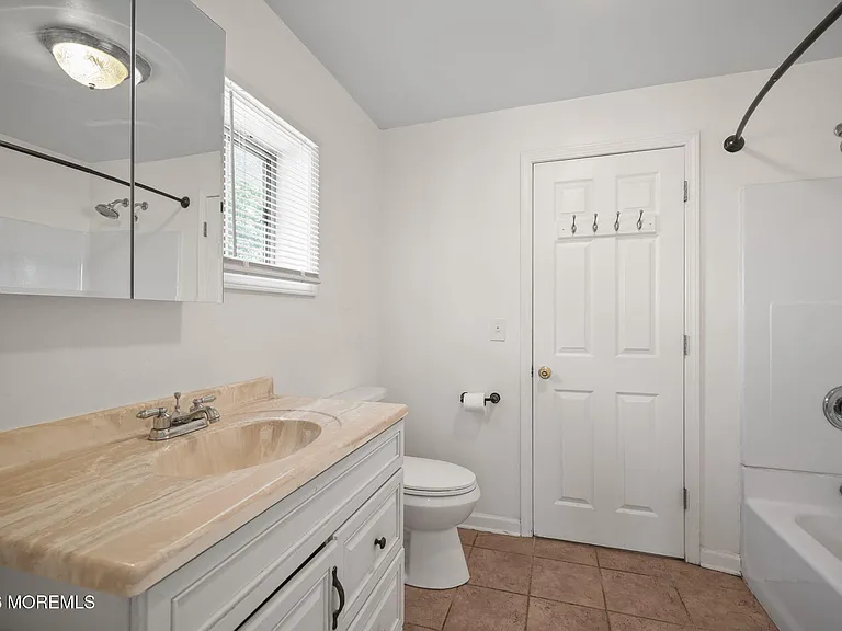 804 Nutswamp Rd #RED — Photo 18
