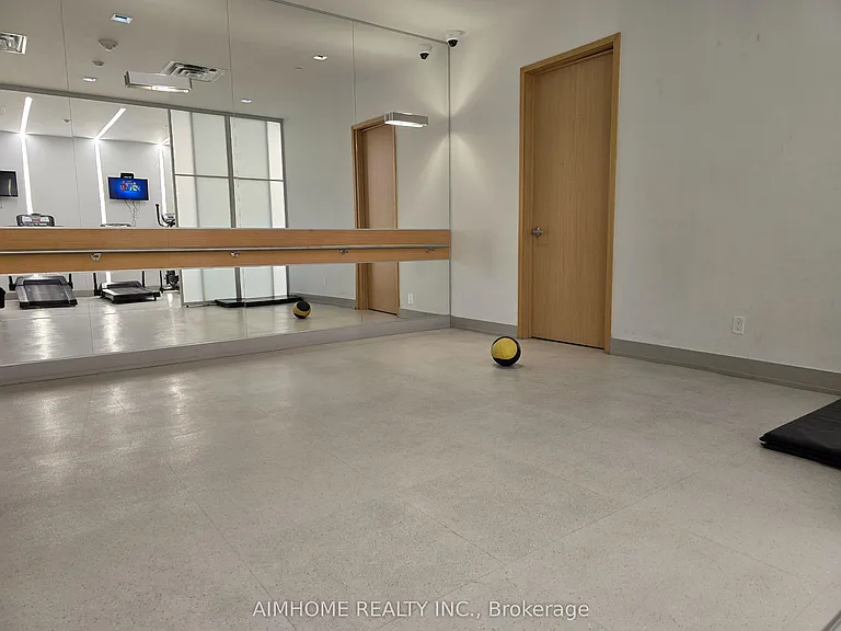 150 Fairview Mall Dr #504 — Photo 16
