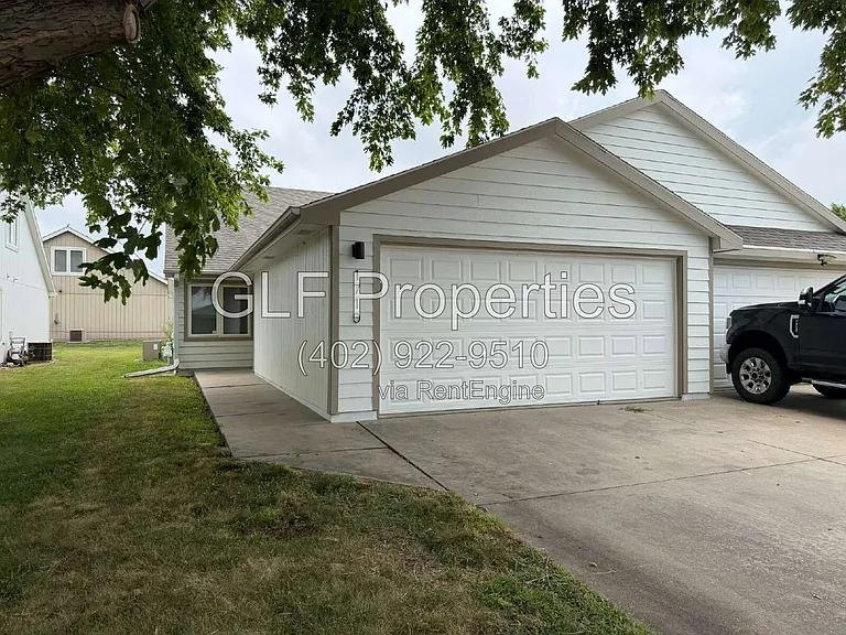1710 Prairie Ave — Photo 1