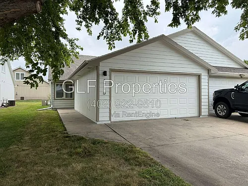 1710 Prairie Ave Photo 1