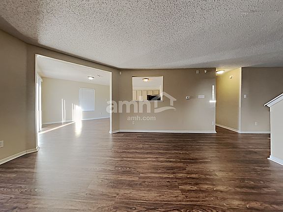 5th image of 706 Edgewood Ct