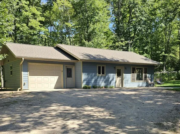 5700 Breezy Pine Rd, Rhinelander, WI 54501