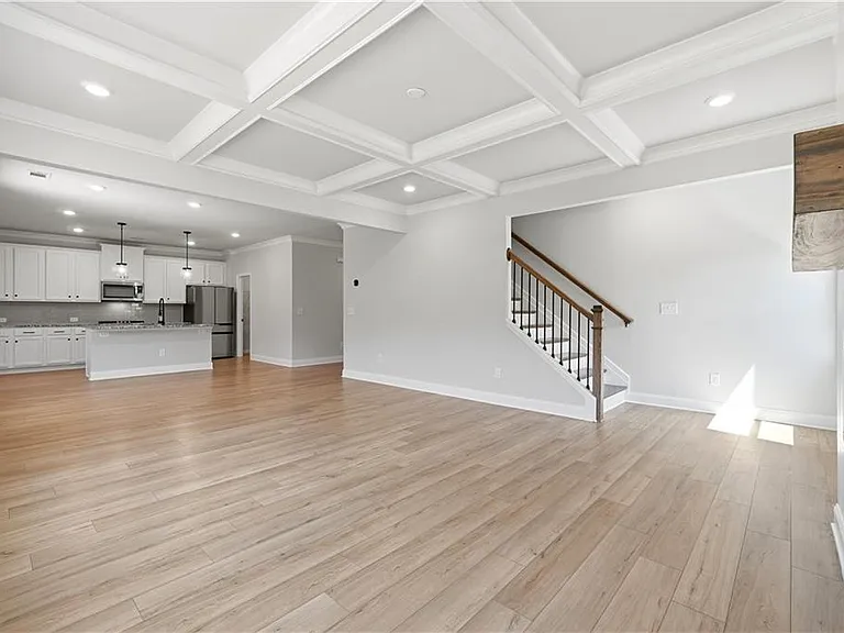 176 Brant Cir — Photo 3