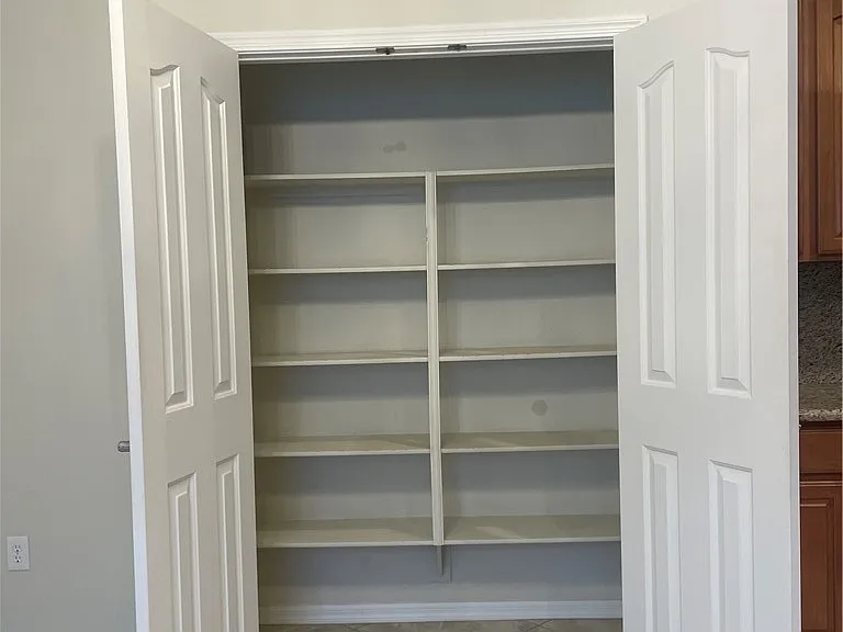 2356 Orangeburg Pl — Photo 25