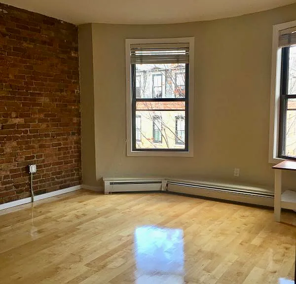 35-36 E Concord St #4 — Photo 11