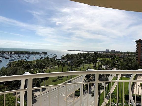5th image of 2843 S Bayshore Dr APT 8D