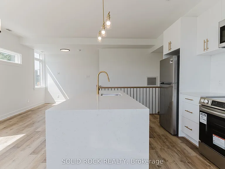 845 Champlain St #9 — Photo 25