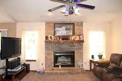 4th image of 206 E Stonebraker Ct