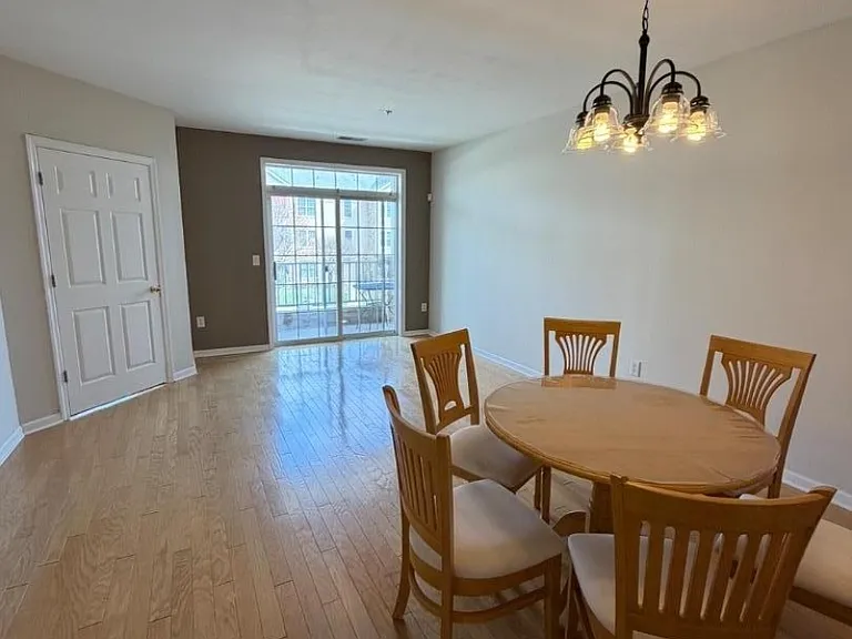 4201 Cleveland Ln — Photo 5
