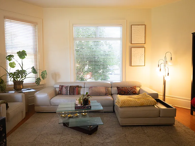 434 E 3rd Ave #3 — Photo 2
