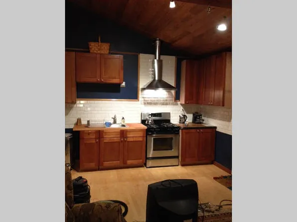 15915 115th Ave SW #1, Vashon, WA 98070